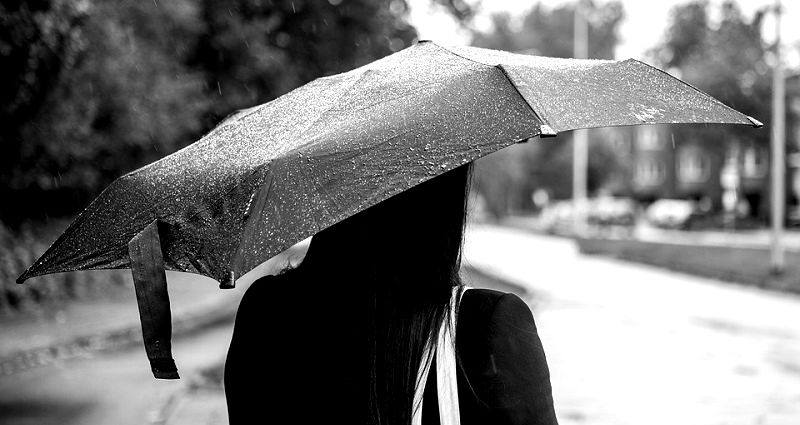 98-Year-Old Woman Walks 2 Miles in the Rain to Pay $1.49 Debt From 50 Years Ago