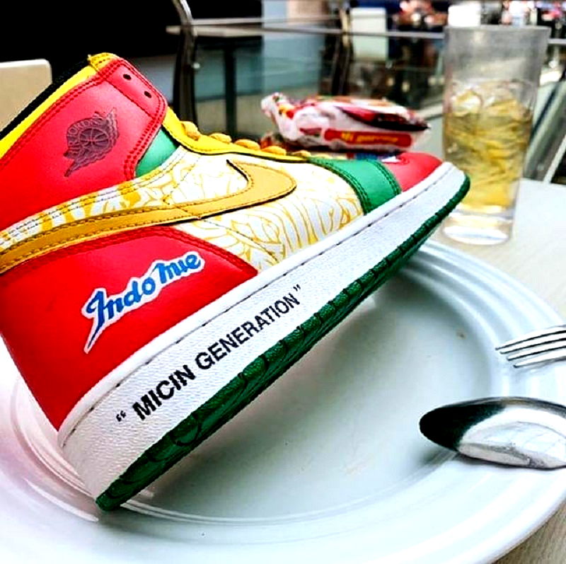 A couple of genius sneakers and instant noodle fans have created an unofficial collaboration and it is now going viral online.