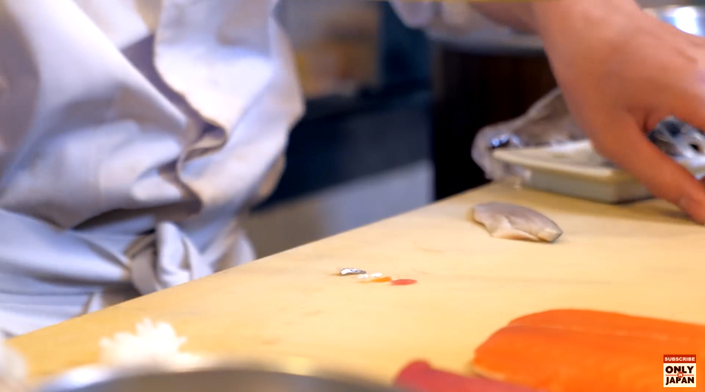 For those who want to try a bit of sushi but only have a very small appetite can head over to Takasago Sushi in Japan for their micro eight piece nigiri sushi set.