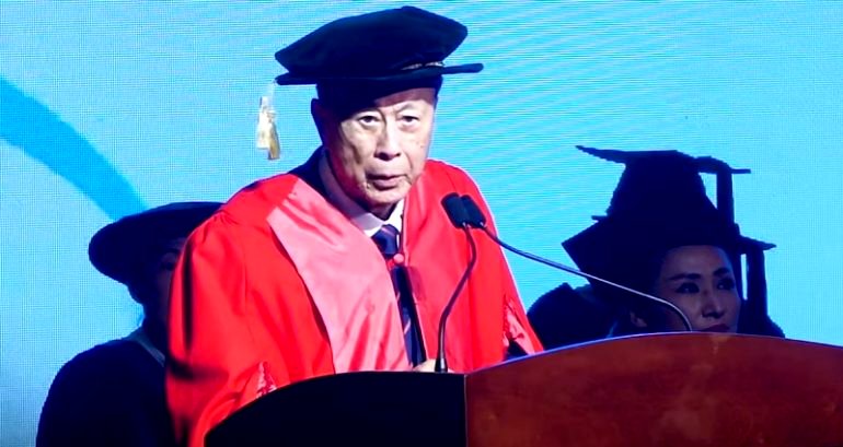 Hong Kong’s Richest Man Donates $57.6 Million to University So Students Get Free Tuition for 4 Years