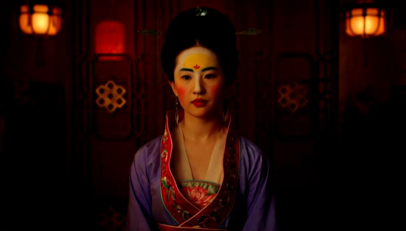 Following the release of Disney’s trailer for its live-action remake of “Mulan,” fans all over the world have begun recreating the image of the titular Chinese heroine — with particular attention to her traditional beauty.