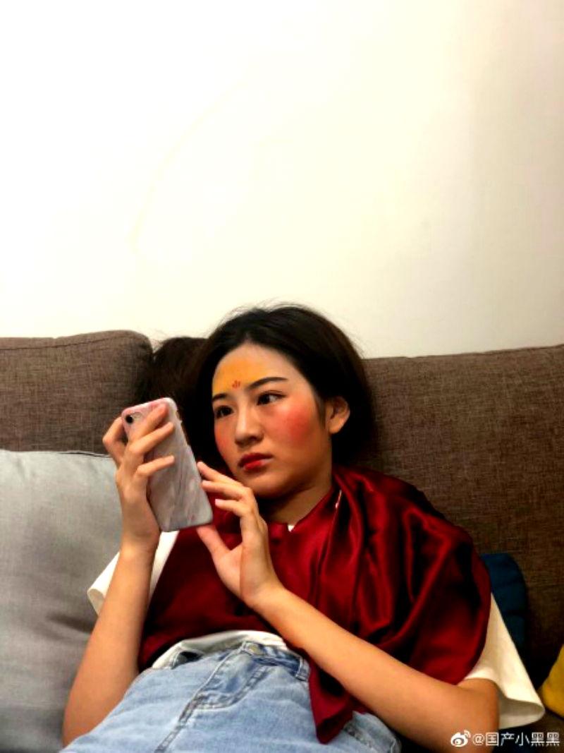 Following the release of Disney’s trailer for its live-action remake of “Mulan,” fans all over the world have begun recreating the image of the titular Chinese heroine — with particular attention to her traditional beauty.