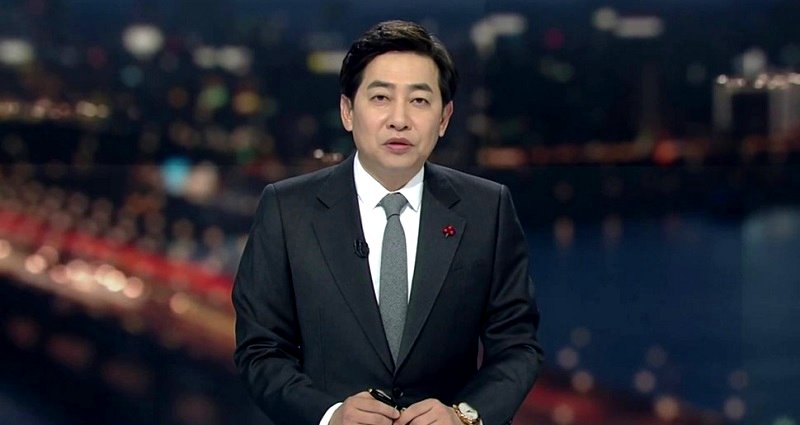 South Korean TV Star Quits After Caught Secretly Filming Women at Train Station