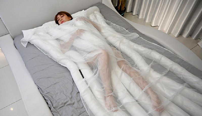 A Japanese firm has just unveiled a strange new blanket that resembles a favorite local noodle type. 