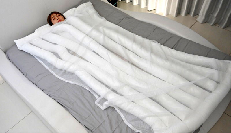 A Japanese firm has just unveiled a strange new blanket that resembles a favorite local noodle type. 