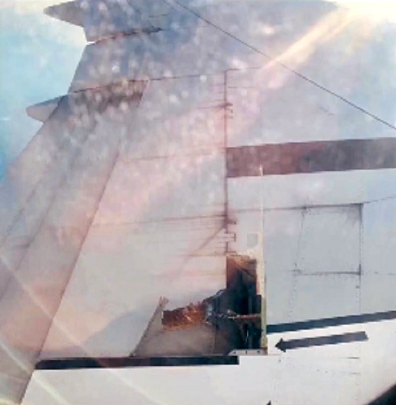 Some passengers on a recent China Eastern Airlines flight witnessed a shocking scene midflight when they noticed that the metal covering of the plane’s wing had fallen off.