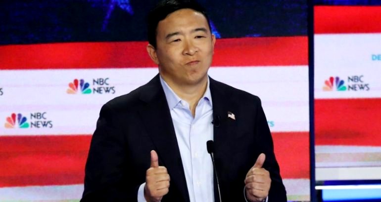 Andrew Yang Wants to Legalize Online Poker in All 50 States