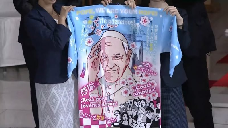 Pope Francis Gifted Anime-Pope Coat While in Japan - YouTube