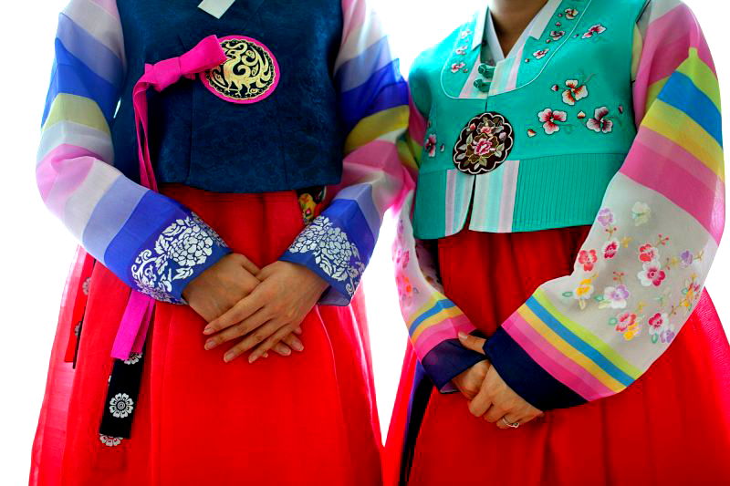 Proud Blasian Parents Stun With Traditional Gowns at Their Daughter’s Wedding