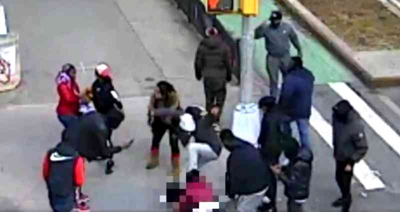 Man Brutally Beaten and Slashed by 12 People in Broad Daylight in NYC Chinatown
