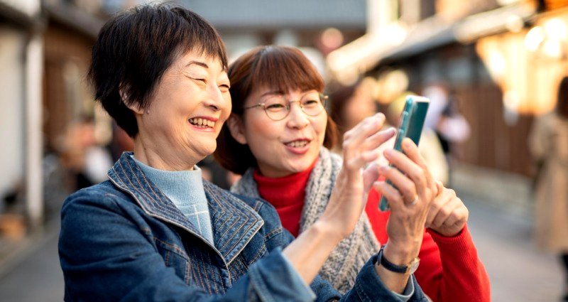 Tokyo’s Shibuya Ward to Give Seniors Smartphones With Free Data