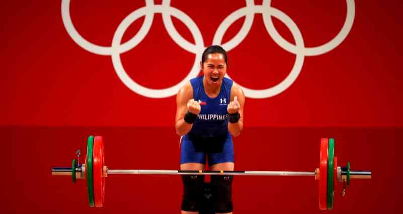 Weightlifter Hidilyn Diaz, who ‘came from nothing,’ wins first-ever Olympic gold medal for the Philippines