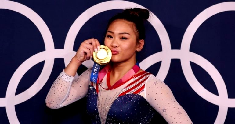 First Hmong American gold medalist Suni Lee allegedly pepper sprayed in anti-Asian attack in LA