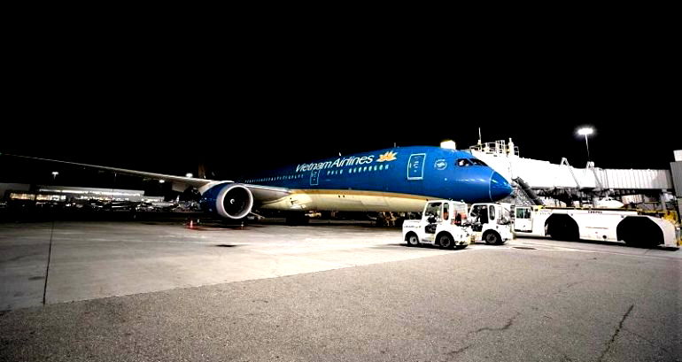 Vietnam Airlines become first in history to offer direct commercial flights between Vietnam and US