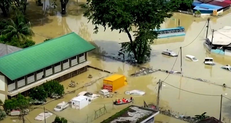 Record flooding in Malaysia kills at least 14, displaces more than 70,000