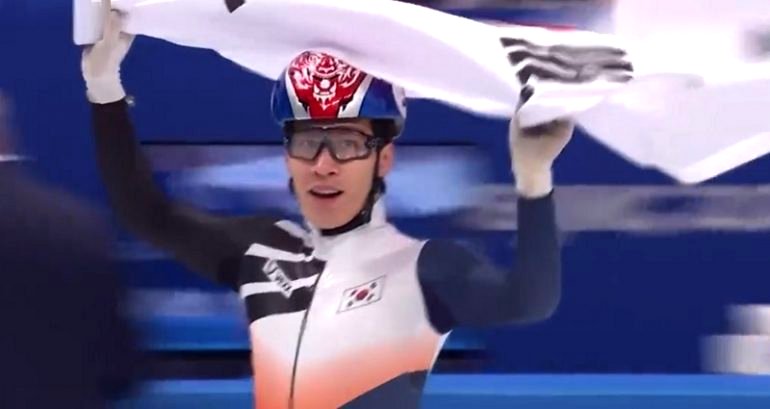 Chinese ambassador congratulates South Korean skater Hwang Dae-heon on Olympic gold win