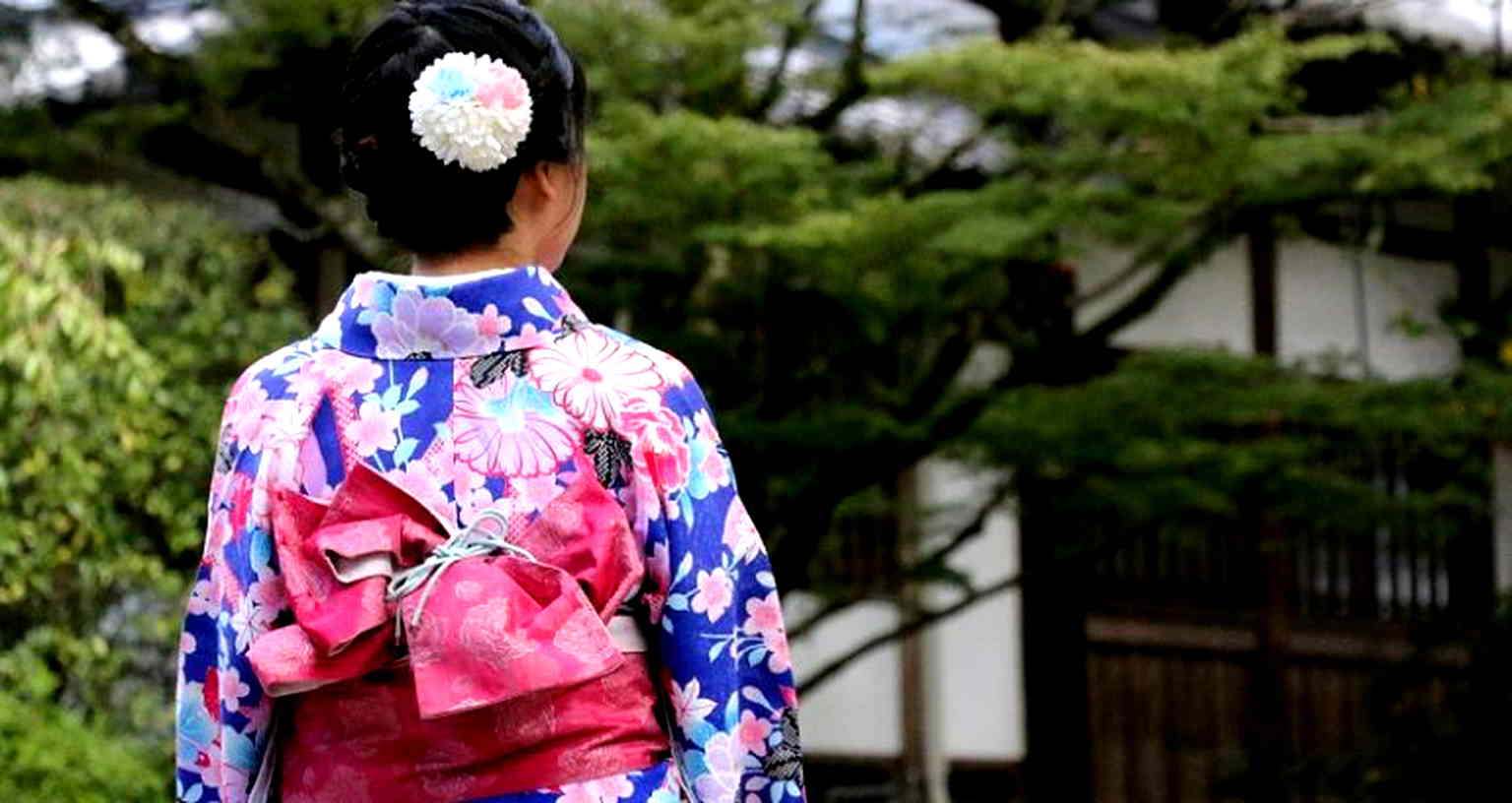 Woman called ‘scum of society’ for trying to enter tourist site in China while wearing a kimono