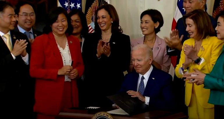 Biden signs national Asian Pacific American museum commission bill