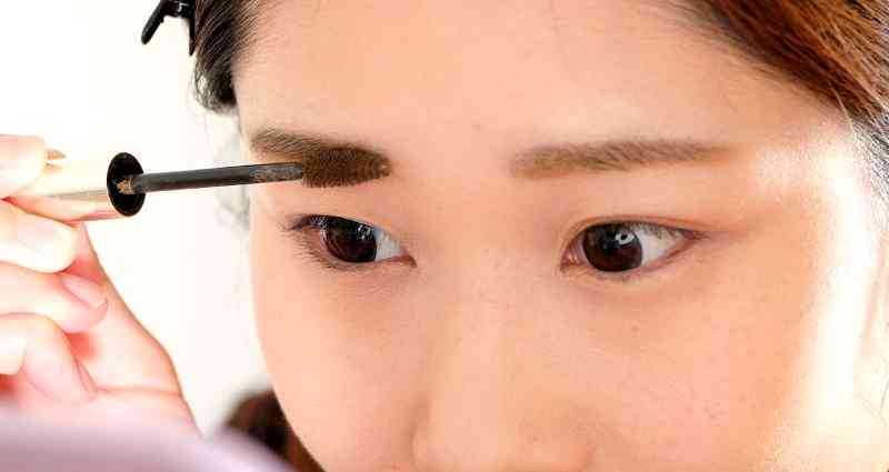 Junior high school student in Japan punished with in-school suspension for plucking her eyebrows