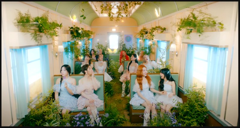 ‘Loona the world indeed’: Girl group announces Europe leg of tour