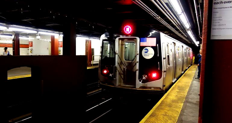 Man accused of throwing liquid on 2 Asian women on NYC subway charged with hate crimes