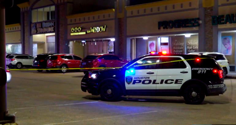 Police search for suspect who shot Houston restaurant owner near Chinatown