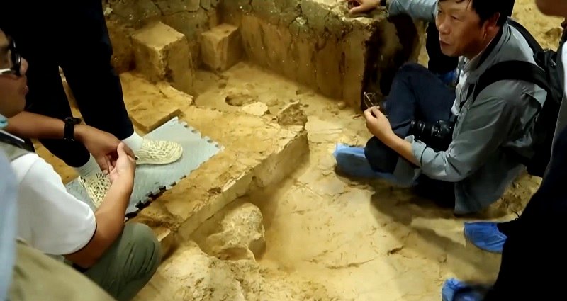 Chinese archaeologists excavate 1-million-year-old human skull