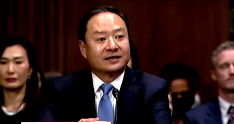 Judge John Z. Lee becomes the first Asian American judge on the Seventh Circuit