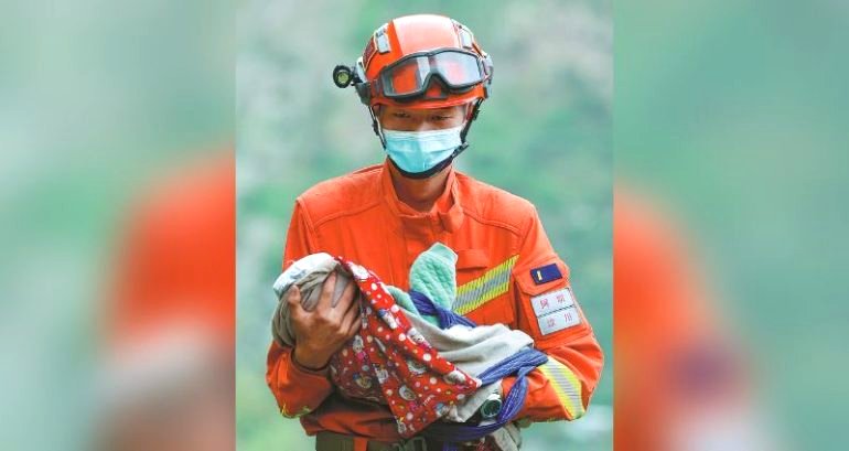 Firefighter rescued as a baby in 2008 Sichuan earthquake pays it forward in rescue of his own