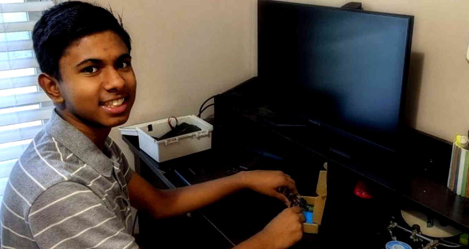 Indian American student wins Inventor Award for 2nd year in a row for ‘Lungsaver’ system
