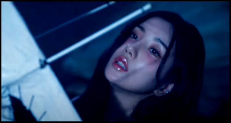 Former IZ*ONE member Kwon Eun-bi dives ‘Underwater’ in 3rd mini-album ‘Lethality’