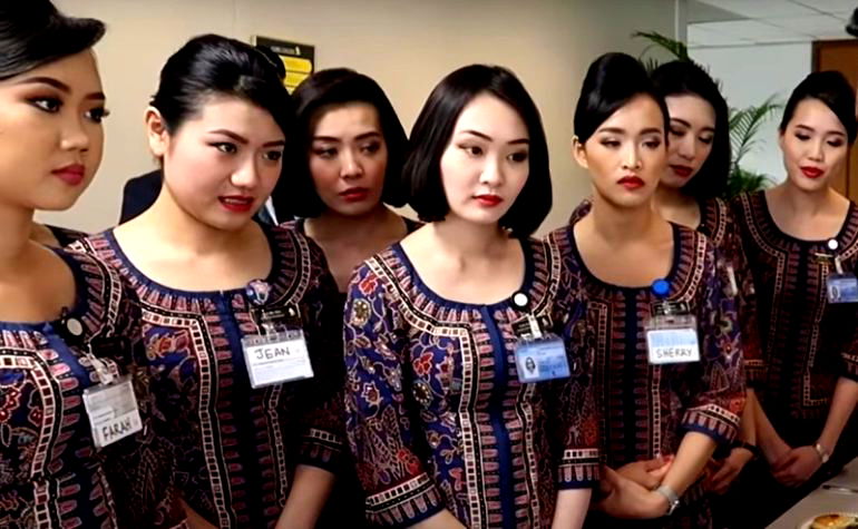 Singapore Airlines will no longer end contracts of pregnant flight attendants after they give birth