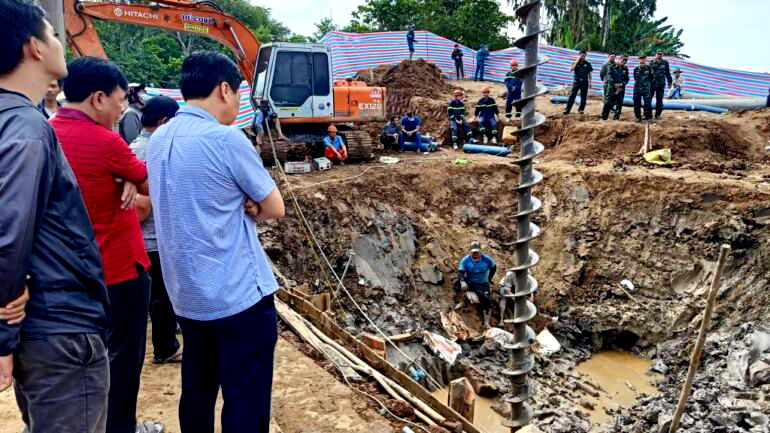 10-year-old boy trapped in pit in Vietnam no longer responding to rescuers