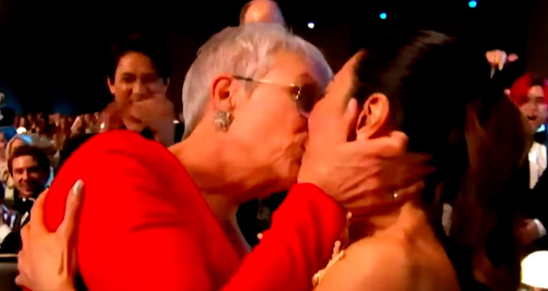 Jamie Lee Curtis kisses Michelle Yeoh after SAG Award win