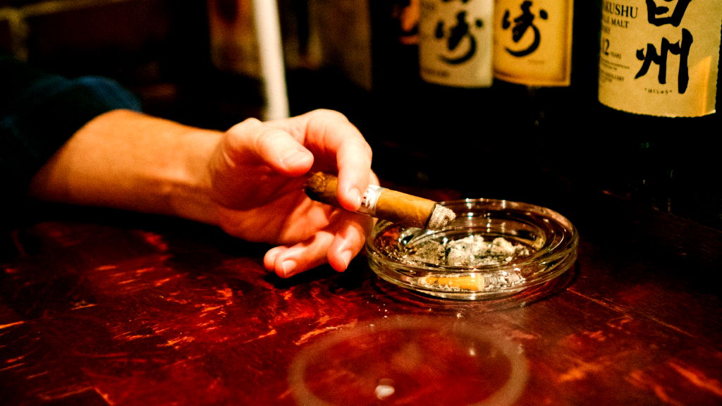 Japanese man fined $11,000 for smoking more than 4,500 times on the job