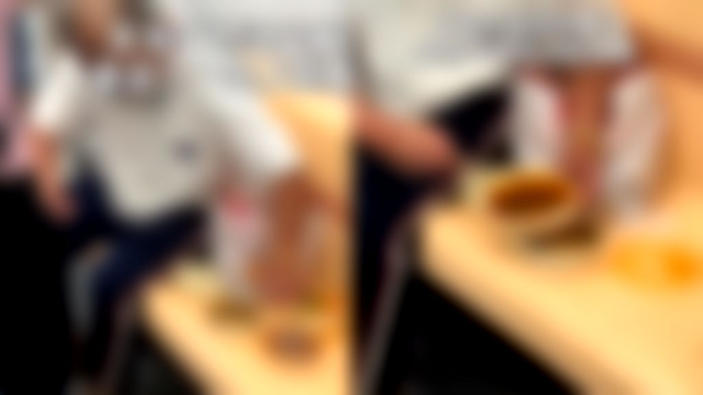 Video: Man eats 3-course meal with rice while riding Chinese subway