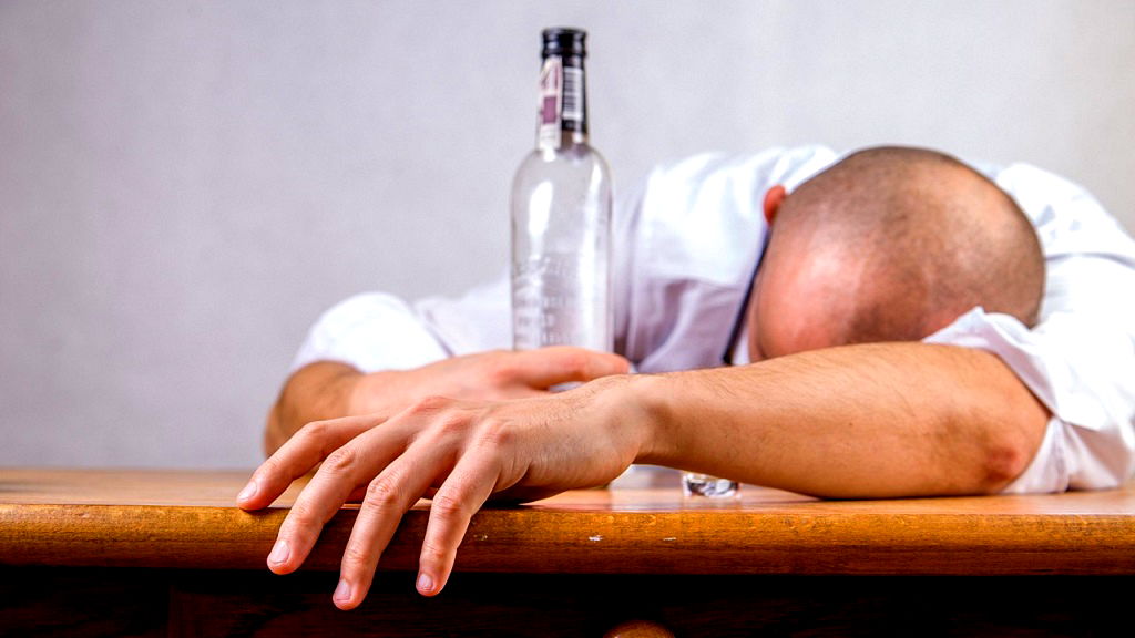 Those who work with AI likelier to drink more, sleep less, study finds