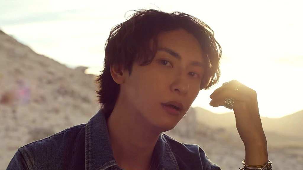 Japanese pop star Shinjiro Atae comes out as gay during Tokyo performance