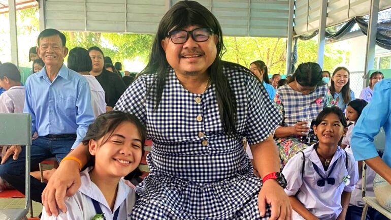 Thai father warms netizens’ hearts by dressing as woman for child’s Mother’s Day school event