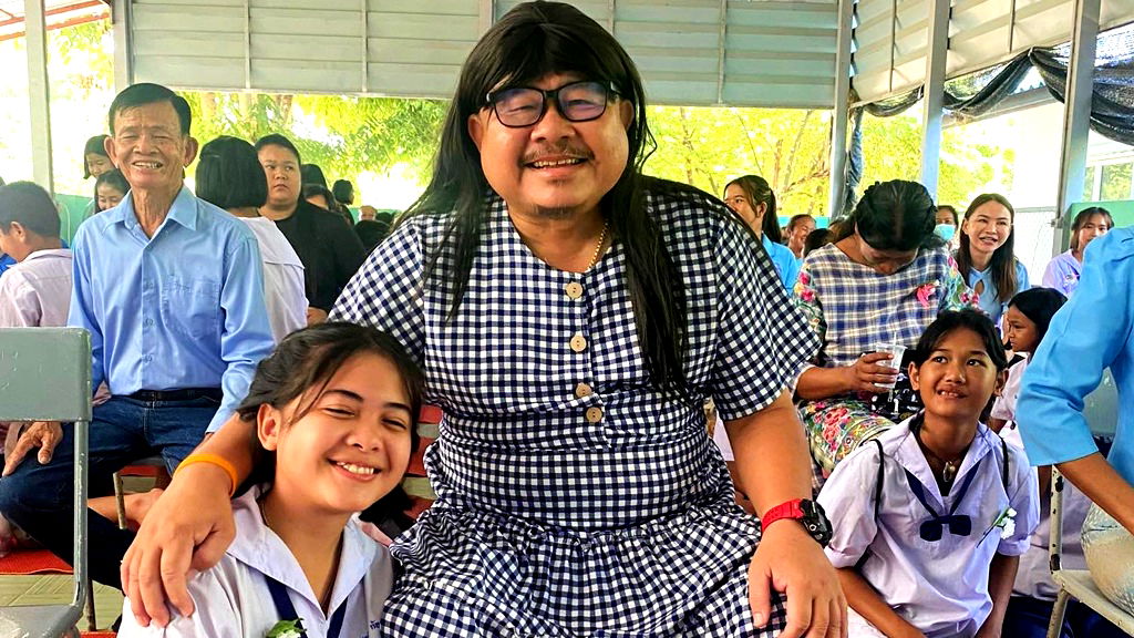 Thai father warms netizens’ hearts by dressing as woman for child’s Mother’s Day school event