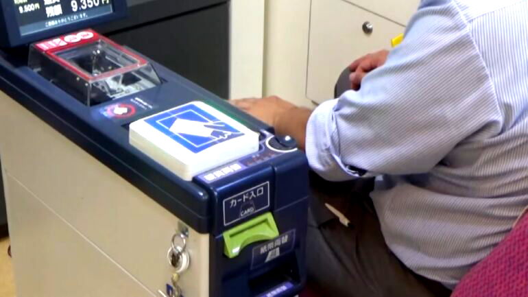 Why buses in Japan use human hair in their fare collection boxes