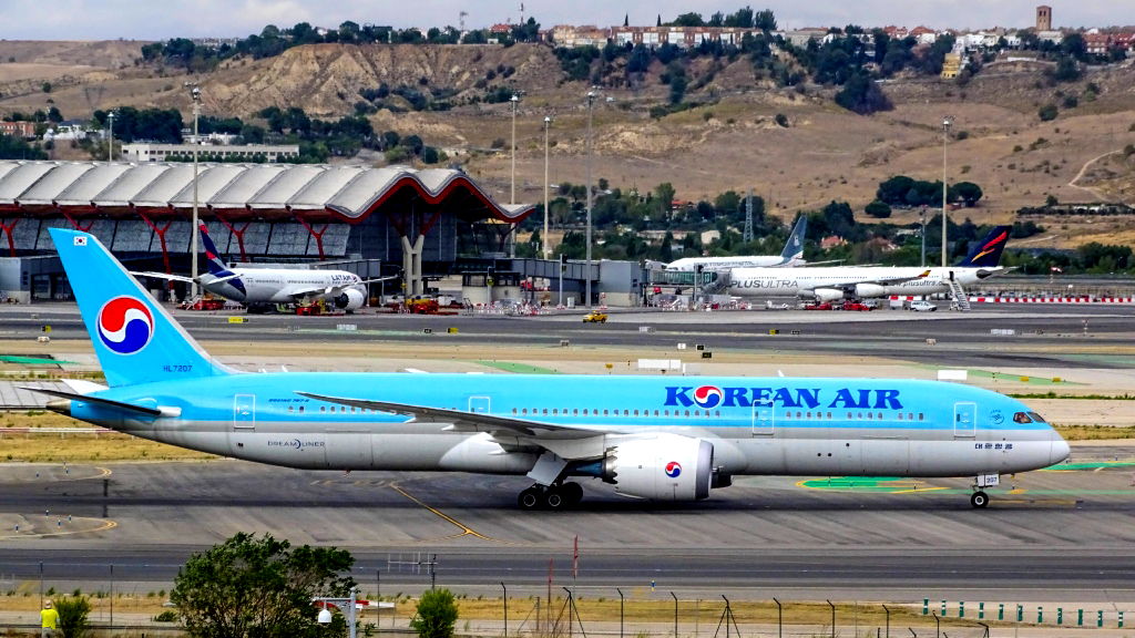 South Korea's flagship airline to weigh passengers before boarding