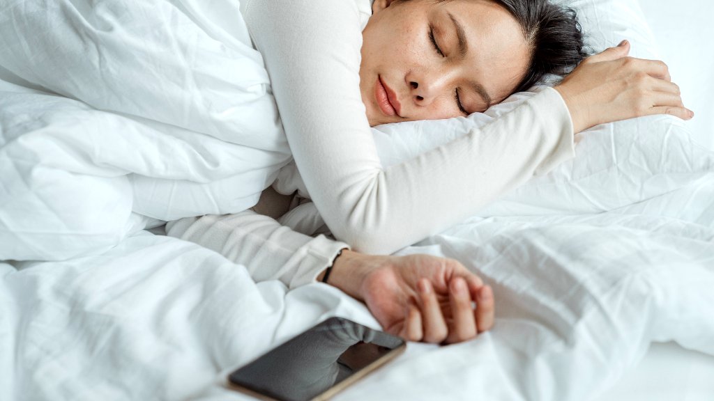 Apple warns users against sleeping next to a charging iPhone