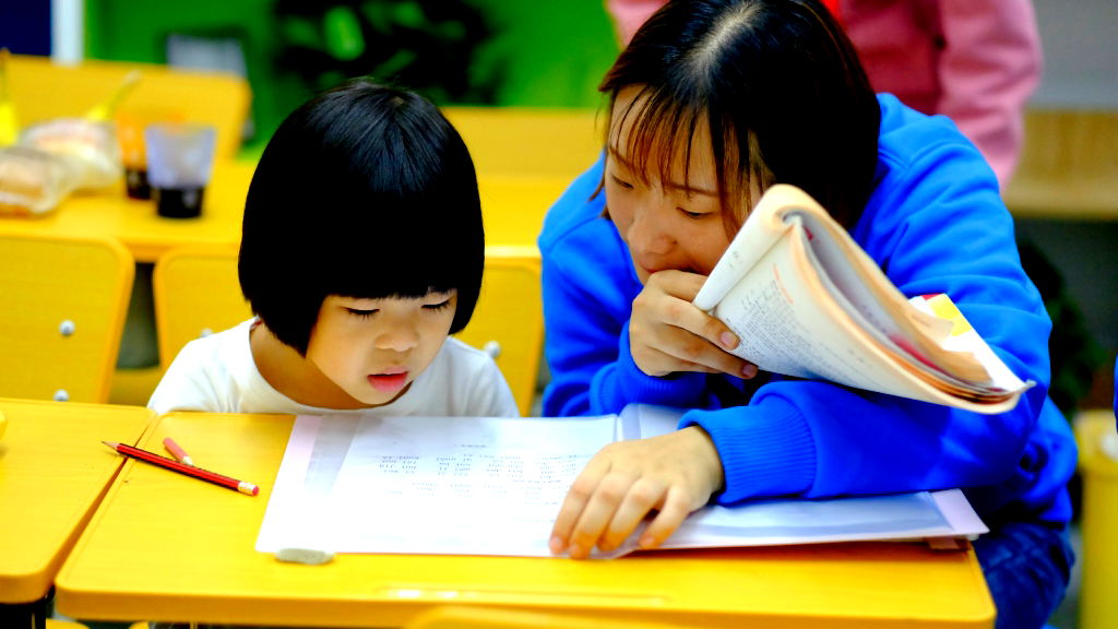 Chinese children significantly outperform their white British peers across education, career: report