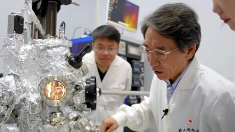 Xue Qikun becomes 1st Chinese scientist to win top international physics award