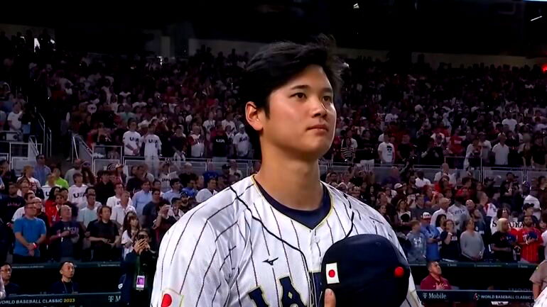 Shohei Ohtani to donate 60,000 baseball gloves to elementary schools in Japan