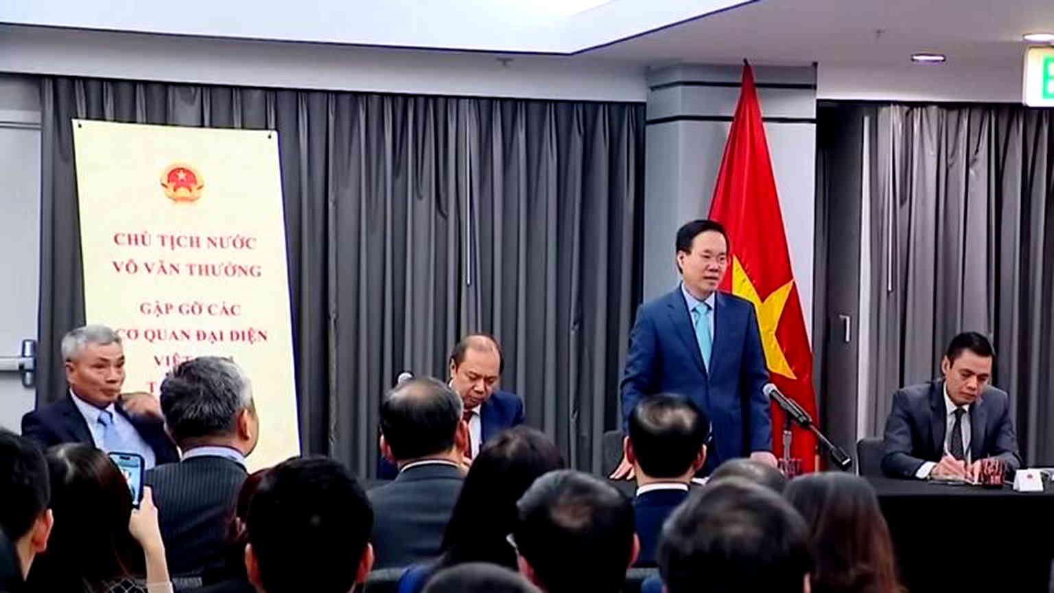 Vietnam president meets with Vietnamese community in US during APEC