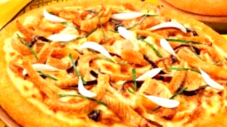 Pizza Hut in Hong Kong serves up snake pizza