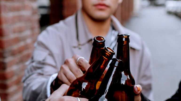 Study finds shared genetic basis for problematic drinking