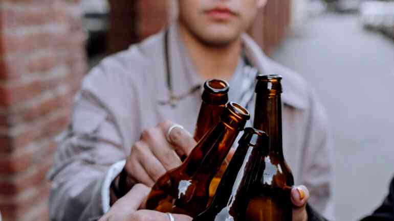 Study finds shared genetic basis for problematic drinking